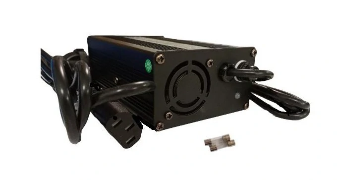 Rychlonabíjačka pre Li-on, 16s (60V) - 5Aaku 48V / 5A XLR - 3PIN